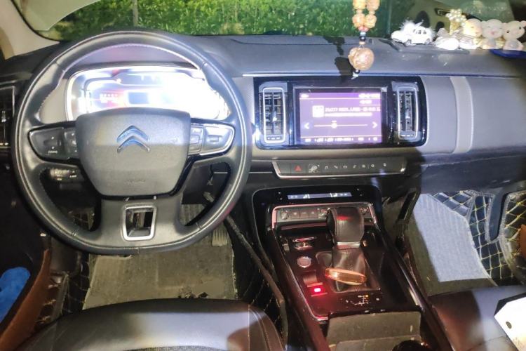 Used Citroen C6 2017 380THP Flagship Edition Center Console