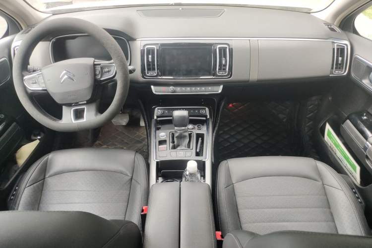 Used Citroen C6 2017 Revised Version 380THP Luxury Edition Center Console
