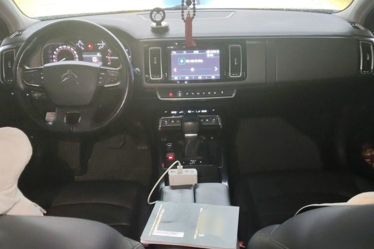 Used Citroen C6 2017 350THP Luxury Model Center Console