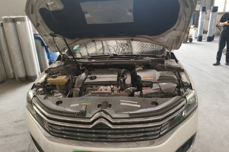 Used Citroen C6 2017 380THP Prestige Model Engine Bay