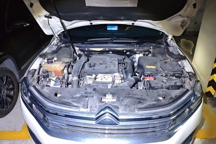 Used Citroen C6 2017 380THP Luxury Version Engine Bay