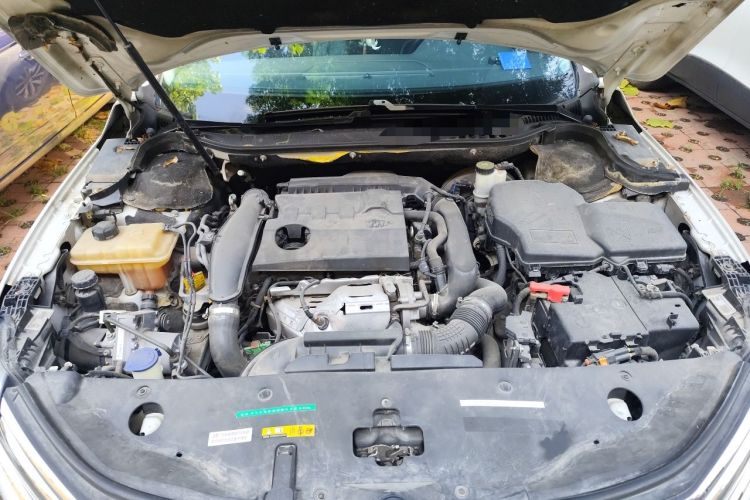 Used Citroen C6 2017 380THP Prestige Model Engine Bay