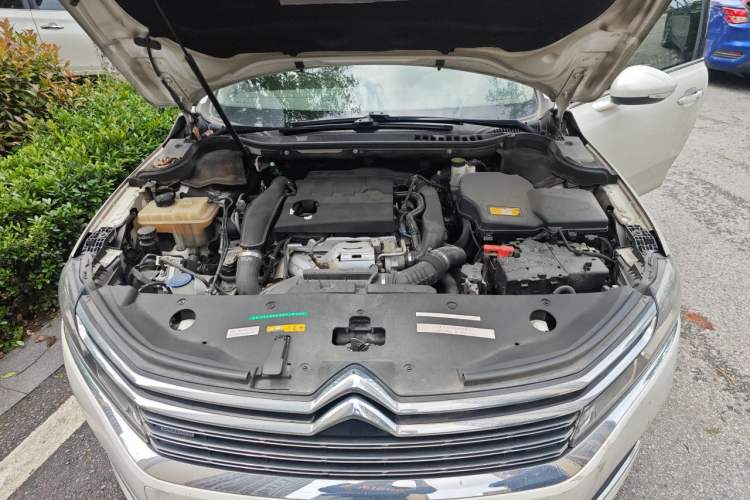 Used Citroen C6 2017 Revised Version 380THP Prestige Nappa Edition Engine Bay