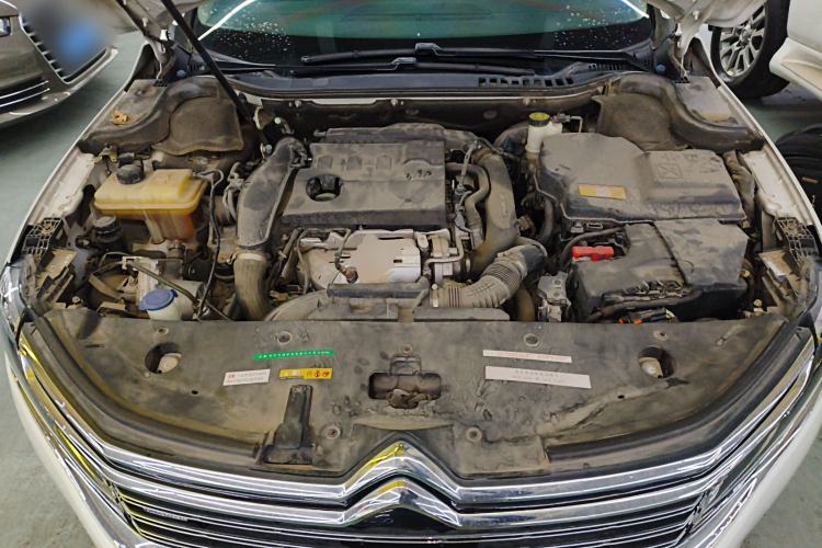 Used Citroen C6 2017 380THP Prestige Model Engine Bay