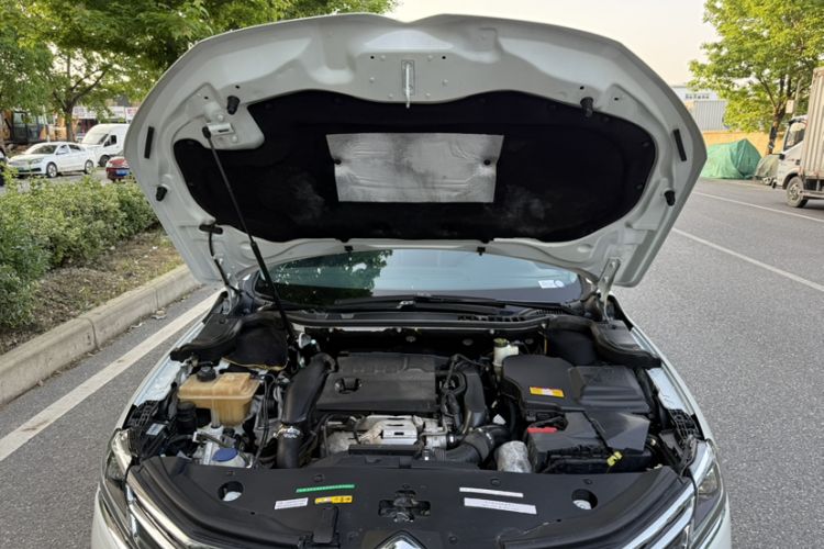 Used Citroen C6 2017 380THP Prestige Model Engine Bay