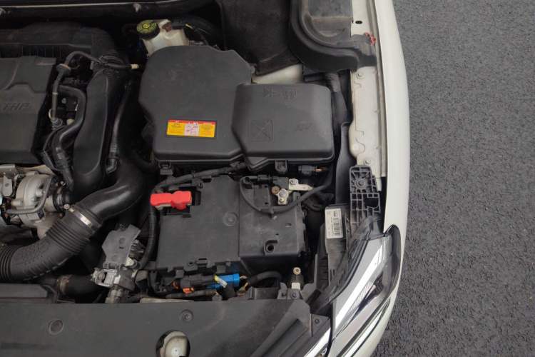 Used Citroen C6 2017 380THP Luxury Version Engine Bay Left