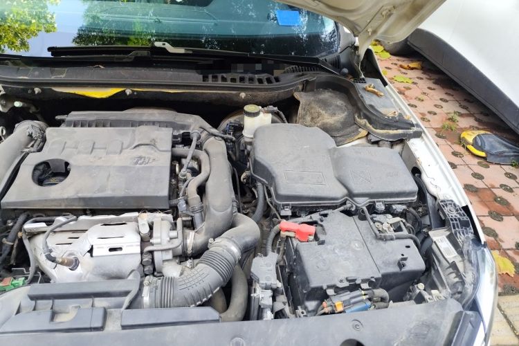 Used Citroen C6 2017 380THP Prestige Model Engine Bay Left