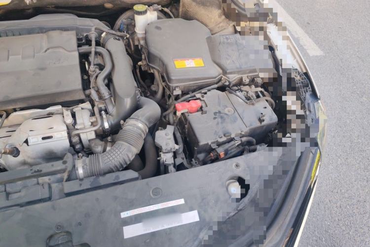 Used Citroen C6 2017 380THP Luxury Version Engine Bay Left