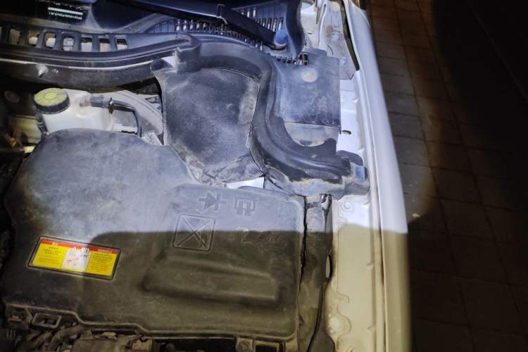Used Citroen C6 2017 380THP Flagship Edition Engine Bay Left