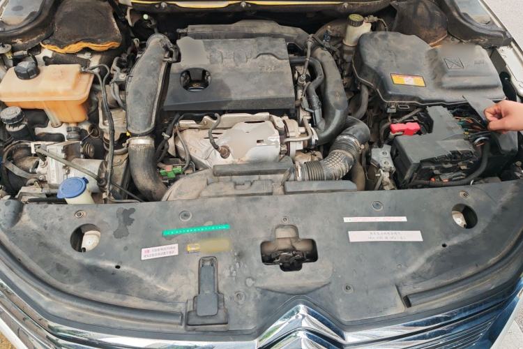 Used Citroen C6 2017 380THP Prestige Model Engine Bay