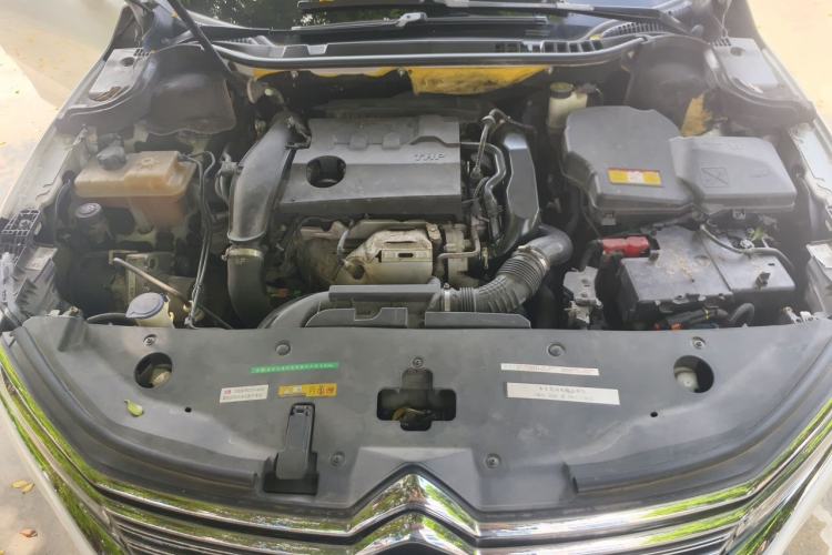 Used Citroen C6 2017 380THP Luxury Version Engine Bay