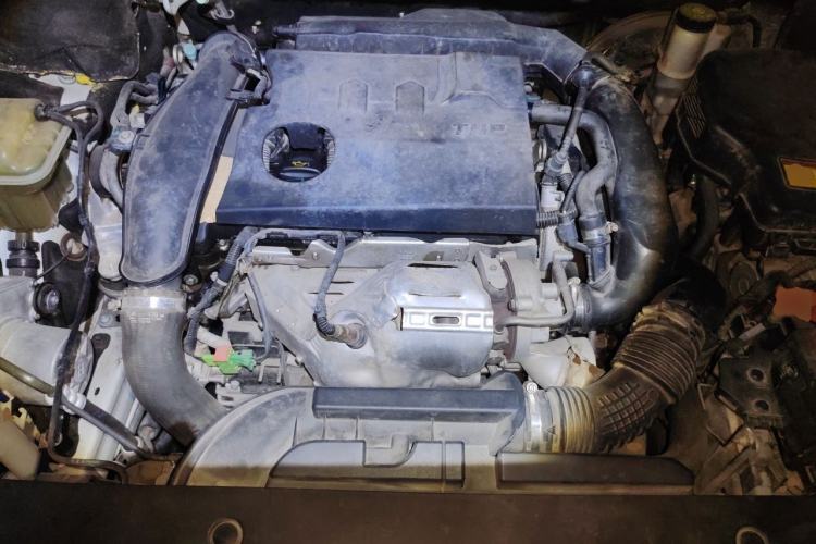 Used Citroen C6 2017 380THP Flagship Edition Engine Bay