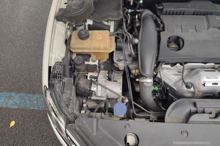 Used Citroen C6 2017 380THP Luxury Version Engine Bay Right