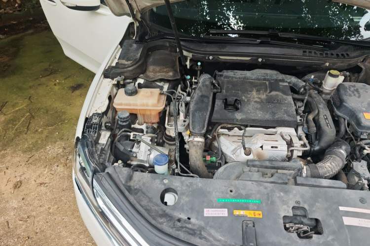 Used Citroen C6 2017 Revised Version 380THP Luxury Edition Engine Bay Right