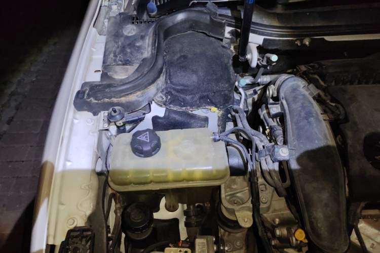 Used Citroen C6 2017 380THP Flagship Edition Engine Bay Right