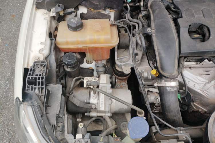 Used Citroen C6 2017 380THP Luxury Version Engine Bay Right