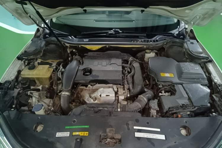Used Citroen C6 2017 380THP Prestige Model Engine Bay