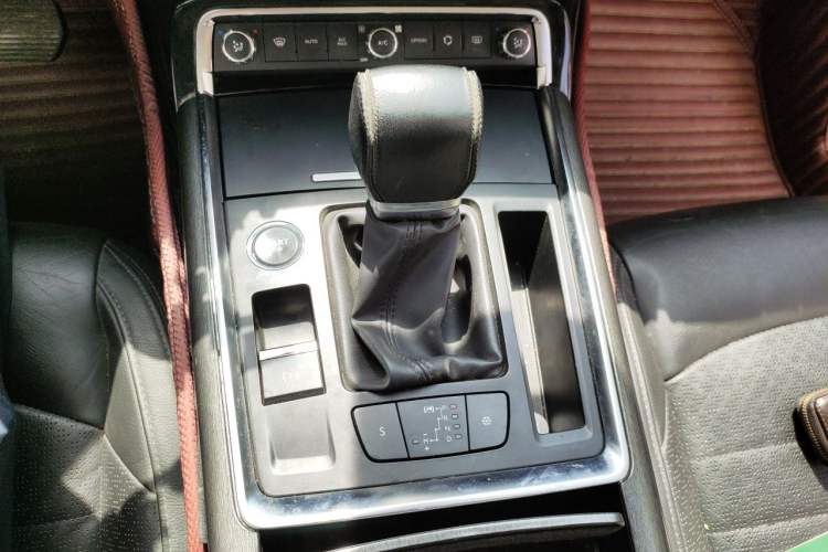 Used Citroen C6 2017 Revised Version 380THP Luxury Edition Gear Lever