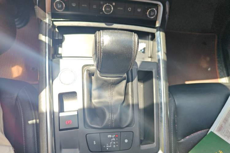 Used Citroen C6 2017 Revised Version 380THP Luxury Edition Gear Lever
