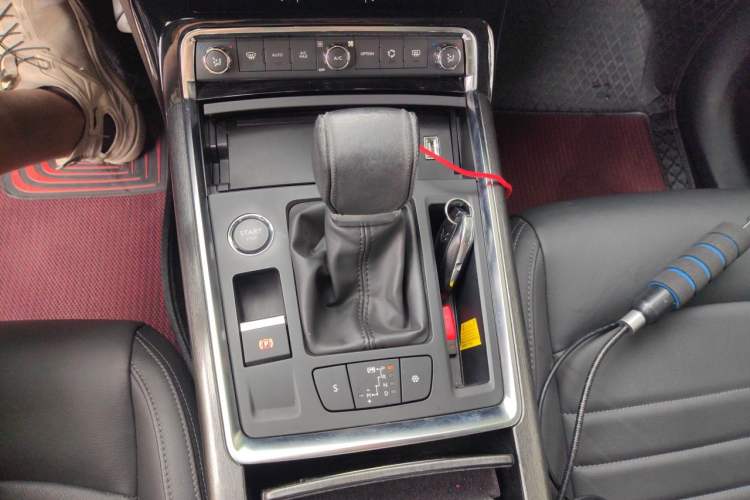 Used Citroen C6 2017 380THP Luxury Version Gear Lever