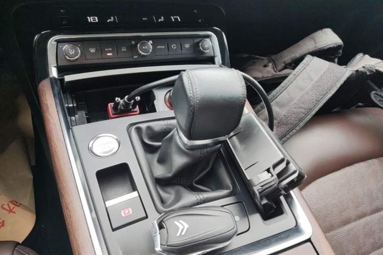 Used Citroen C6 2017 380THP Flagship Edition Gear Lever