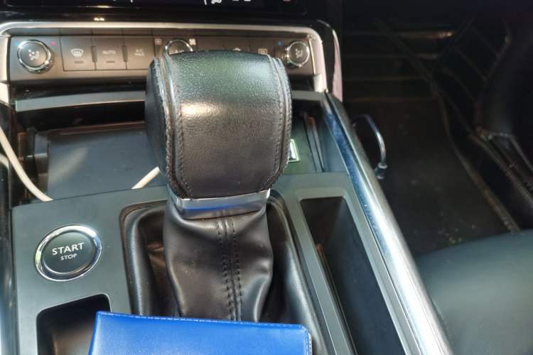 Used Citroen C6 2017 Revised Version 380THP Luxury Edition Gear Lever