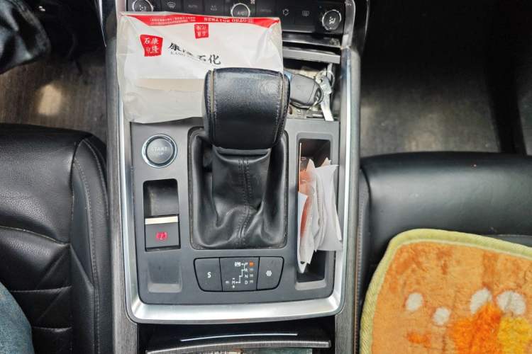 Used Citroen C6 2017 Revised Version 380THP Prestige Nappa Edition Gear Lever