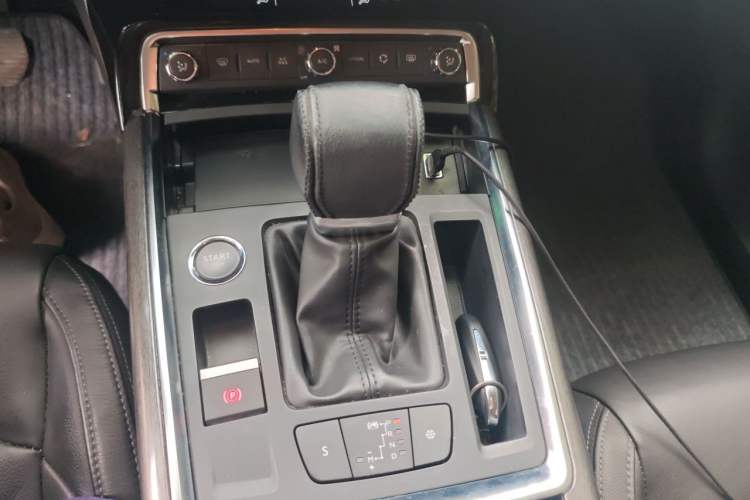 Used Citroen C6 2017 Revised Version 380THP Luxury Edition Gear Lever