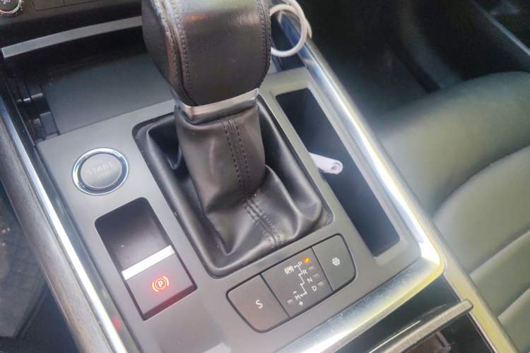 Used Citroen C6 2017 380THP Luxury Version Gear Lever