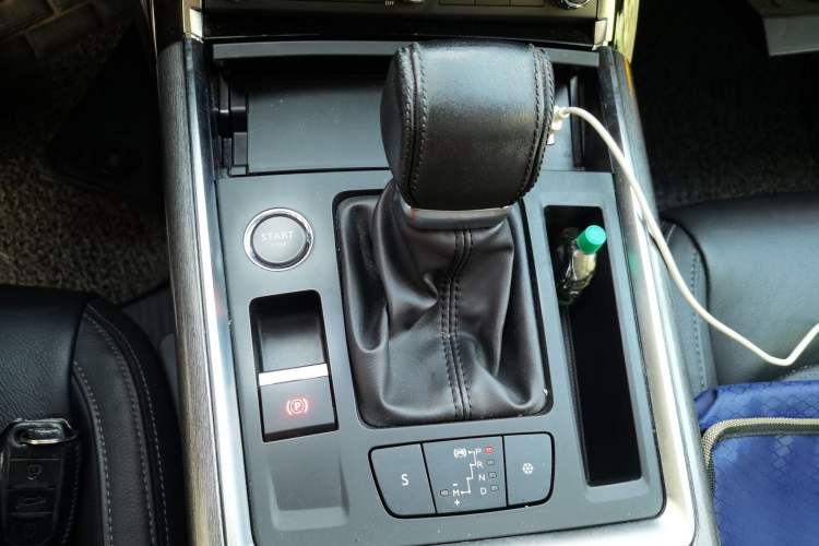 Used Citroen C6 2017 Revised Version 380THP Luxury Edition Gear Lever