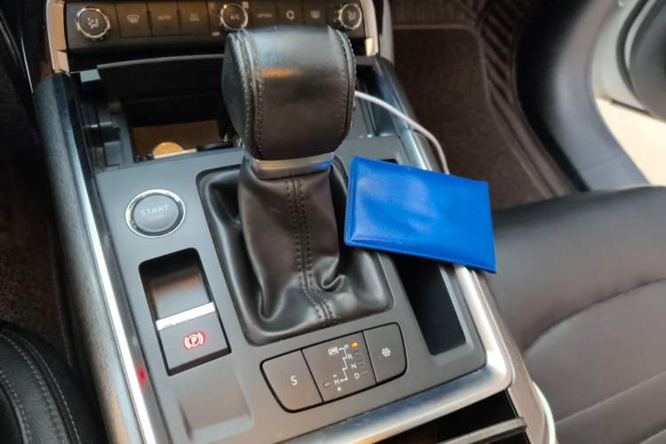 Used Citroen C6 2017 Revised Version 380THP Luxury Edition Gear Lever