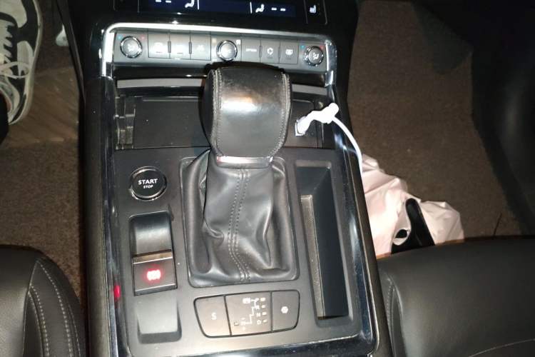 Used Citroen C6 2017 380THP Luxury Version Gear Lever