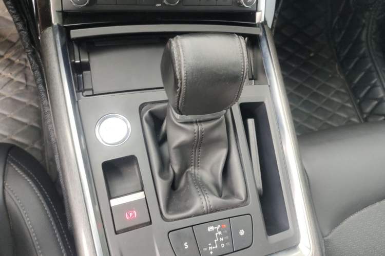 Used Citroen C6 2017 Revised Version 380THP Luxury Edition Gear Lever