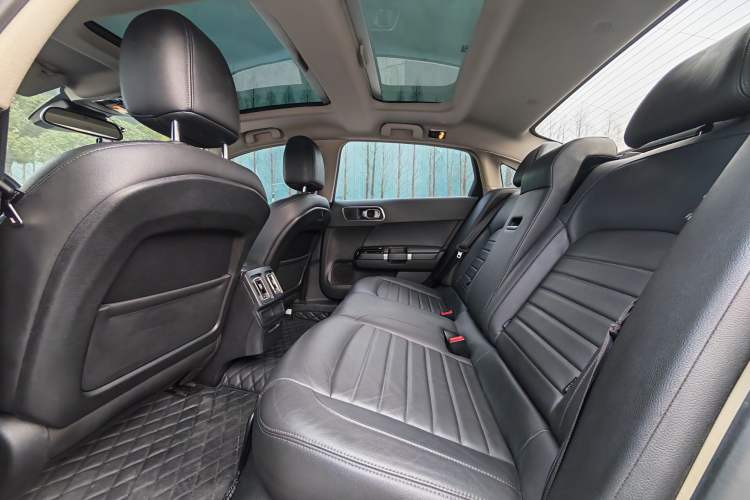 Used Citroen C6 2017 380THP Luxury Version Interior 3
