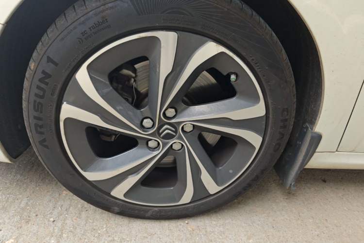 Used Citroen C6 2017 380THP Prestige Model Left Front Wheel Hub