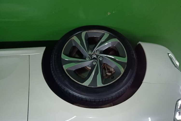 Used Citroen C6 2017 380THP Prestige Model Left Front Wheel Hub