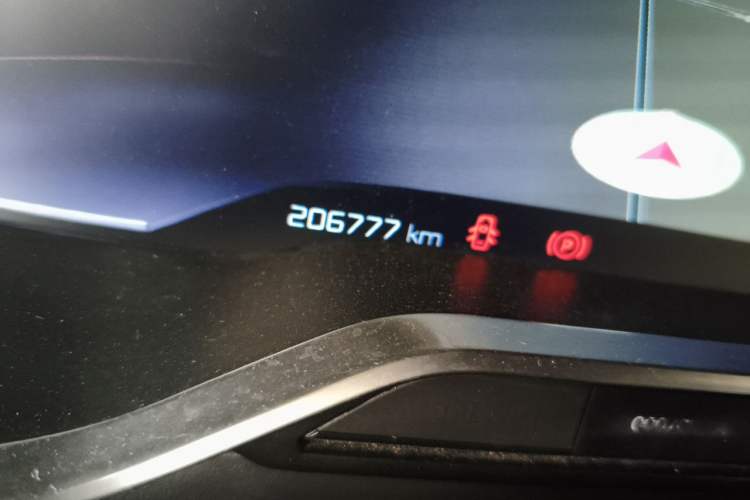 Used Citroen C6 2017 380THP Prestige Model Odometer Close Up
