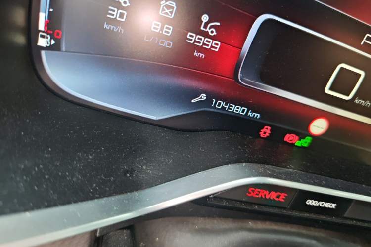 Used Citroen C6 2017 380THP Prestige Model Odometer Close Up