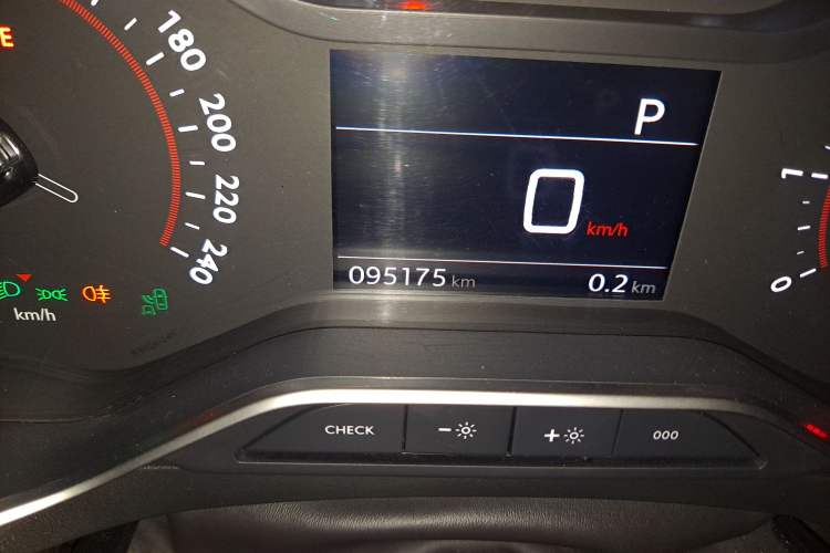 Used Citroen C6 2017 350THP Luxury Model Odometer Close Up