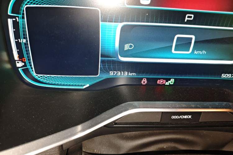 Used Citroen C6 2017 380THP Luxury Version Odometer Close Up