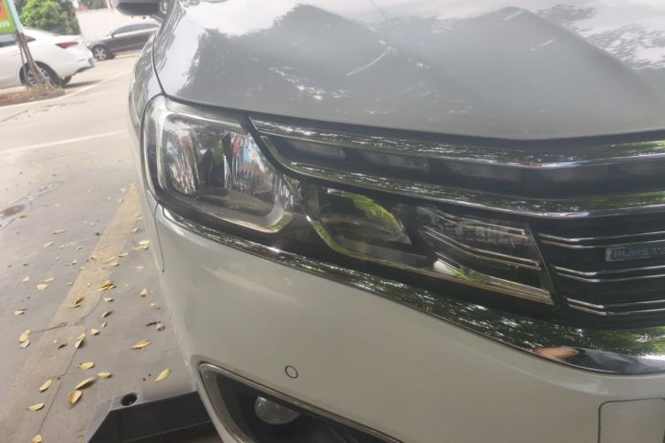 Used Citroen C6 2017 380THP Luxury Version Right Front Headlight