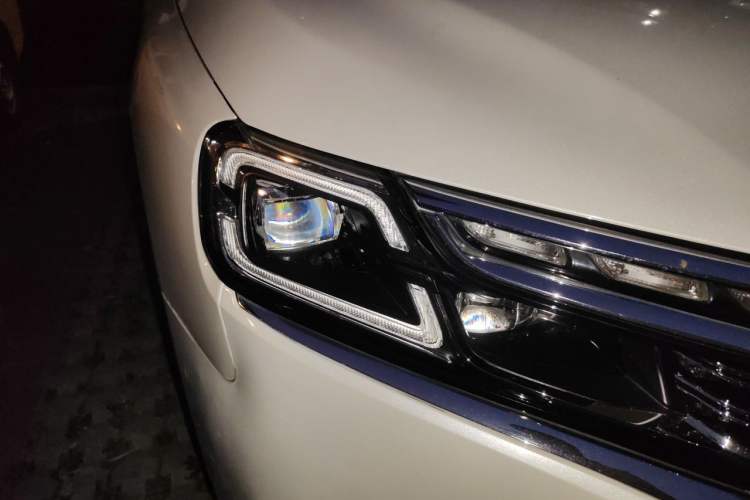 Used Citroen C6 2017 380THP Flagship Edition Right Front Headlight