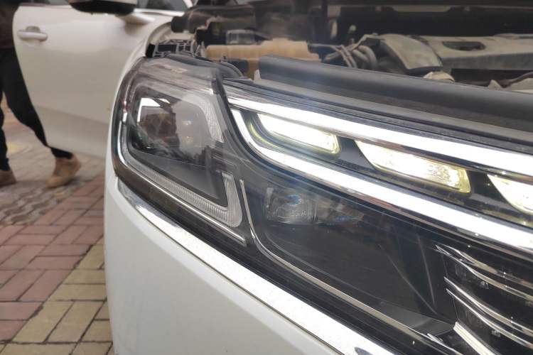 Used Citroen C6 2017 380THP Prestige Model Right Front Headlight