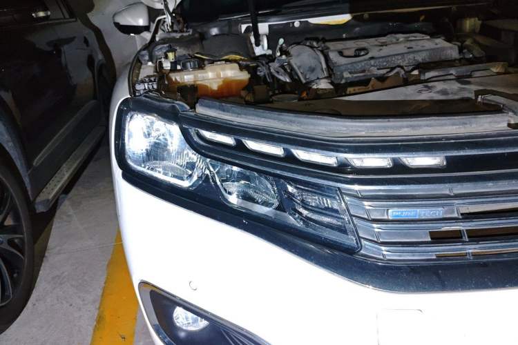 Used Citroen C6 2017 380THP Luxury Version Right Front Headlight