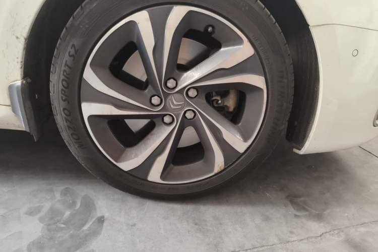 Used Citroen C6 2017 380THP Prestige Model Right Front Wheel Hub