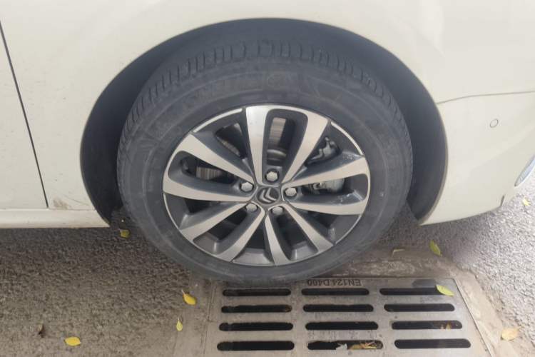 Used Citroen C6 2017 350THP Luxury Model Right Front Wheel Hub