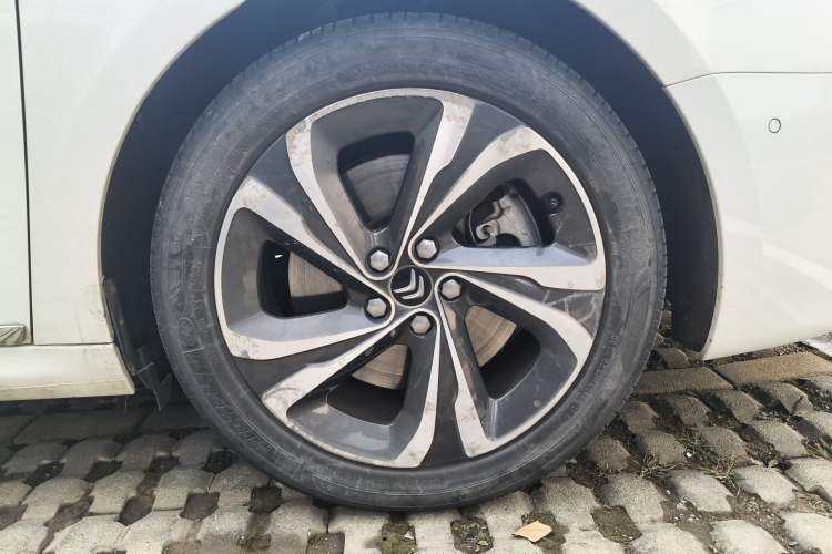 Used Citroen C6 2017 380THP Prestige Model Right Front Wheel Hub