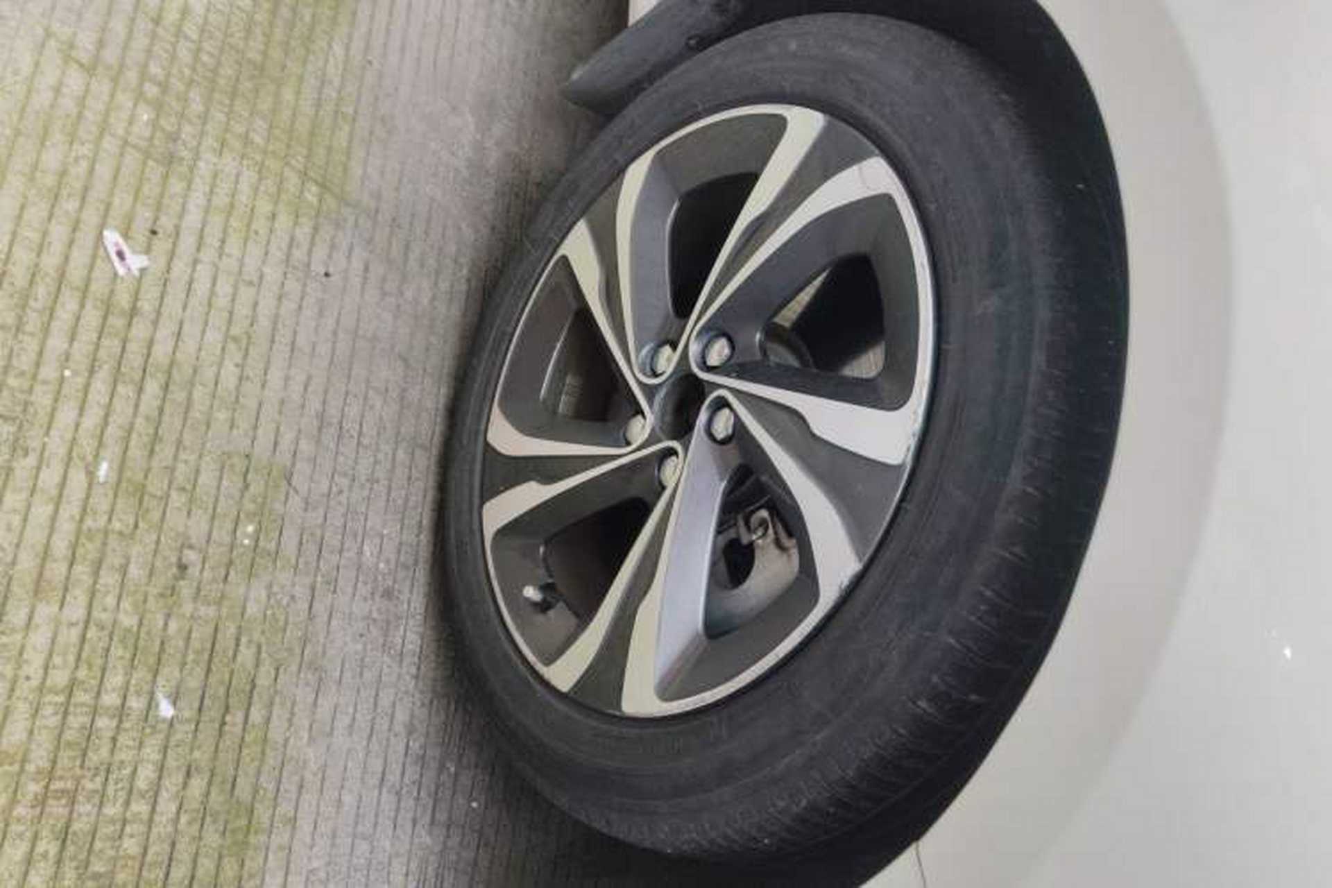 Used Citroen C6 2017 380THP Prestige Model Right Front Wheel Hub