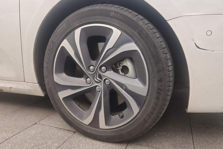 Used Citroen C6 2017 380THP Prestige Model Right Front Wheel Hub