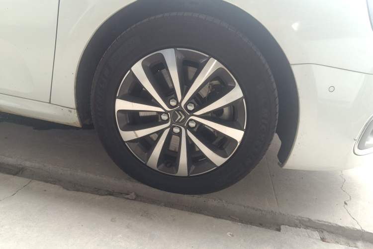 Used Citroen C6 2017 350THP Luxury Model Right Front Wheel Hub